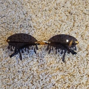 Drip Effect Sunglasses with Black Lenses